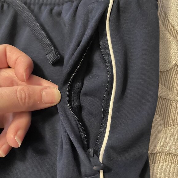 Boy's Under Armour Loose Fit Navy Sweat Pants Joggers, Size Youth Large, EUC - Picture 7 of 8